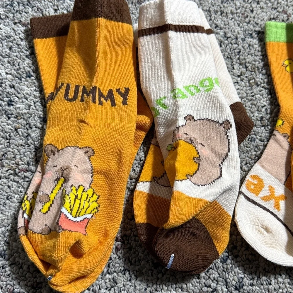 Boxed Set 5 Kids Striped Capybara Themed Socks Yellow Brown Orange Green NEW